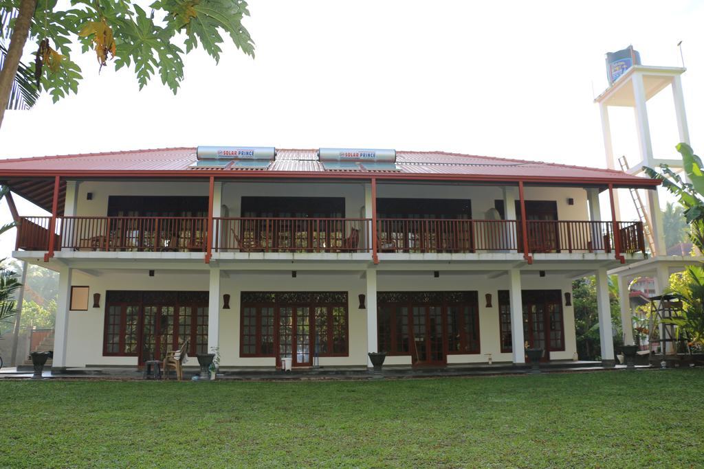 Lagoon Bentota Resort Kültér fotó
