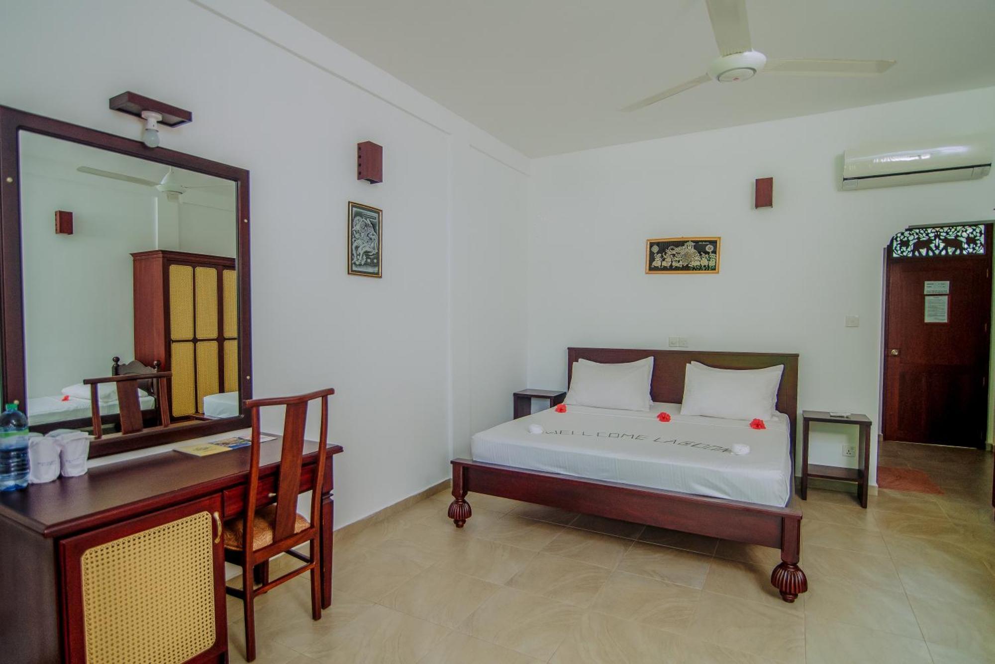 Lagoon Bentota Resort Kültér fotó