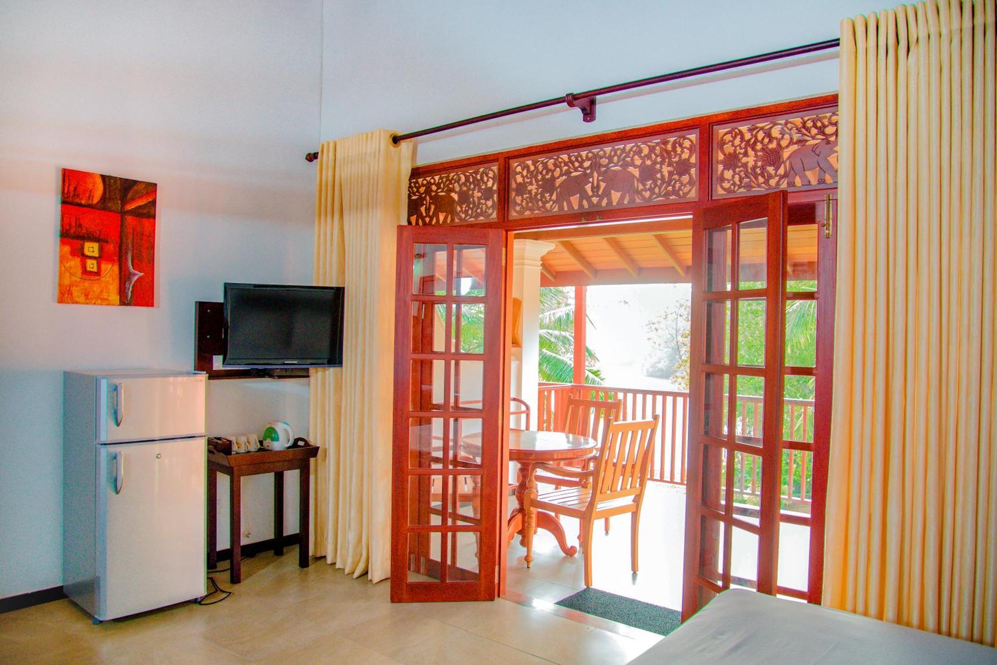 Lagoon Bentota Resort Kültér fotó